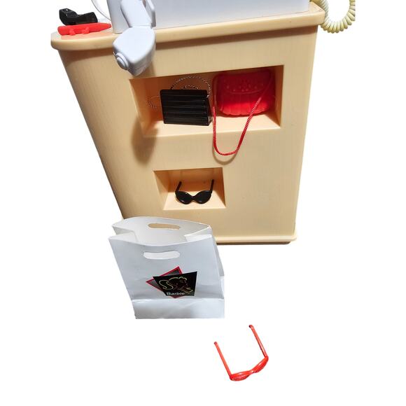 Vintage 1997 Cool Shoppin' Barbie - Picture 4 of 15